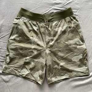 Lululemon Men’s Medium T.H.E. Linerless Short 5"